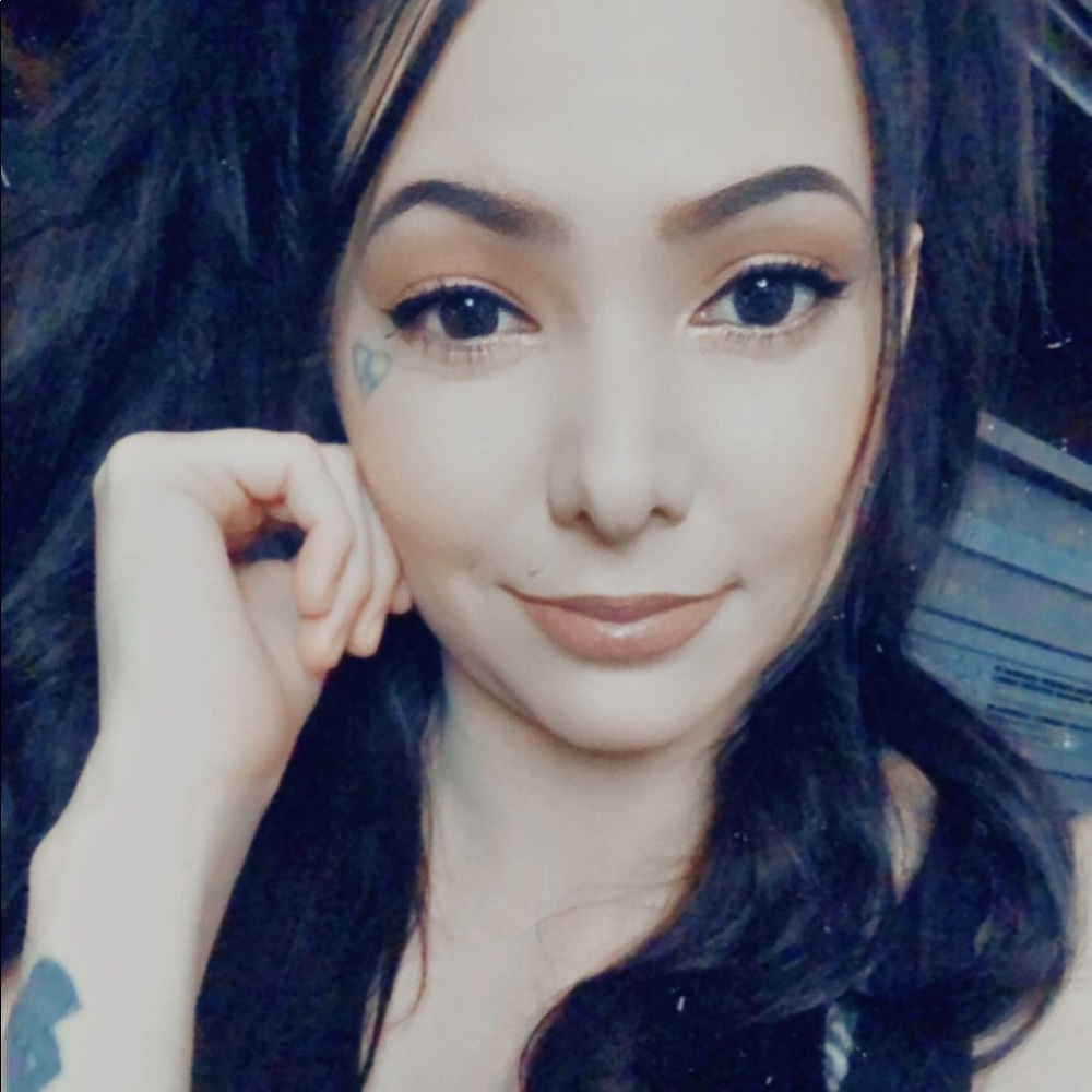 Meet your Posher, Daniela